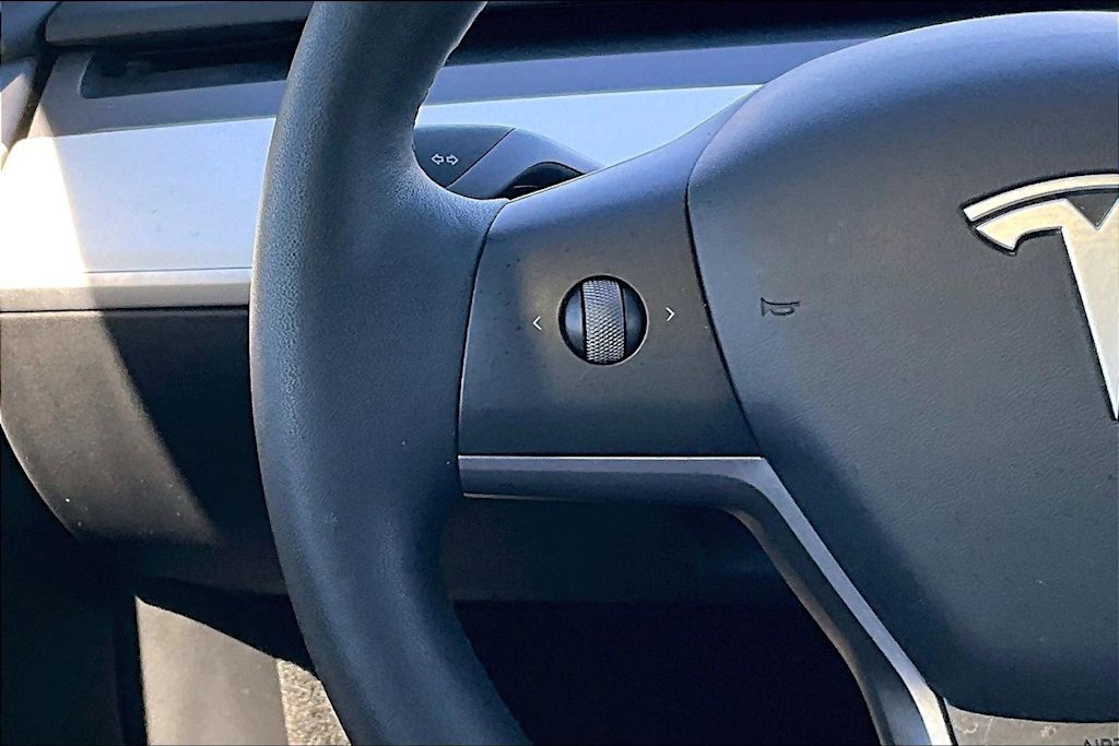 Thumbnail: 2023 Tesla Model Y - 26