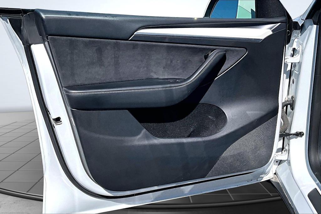 Thumbnail: 2023 Tesla Model Y - 28