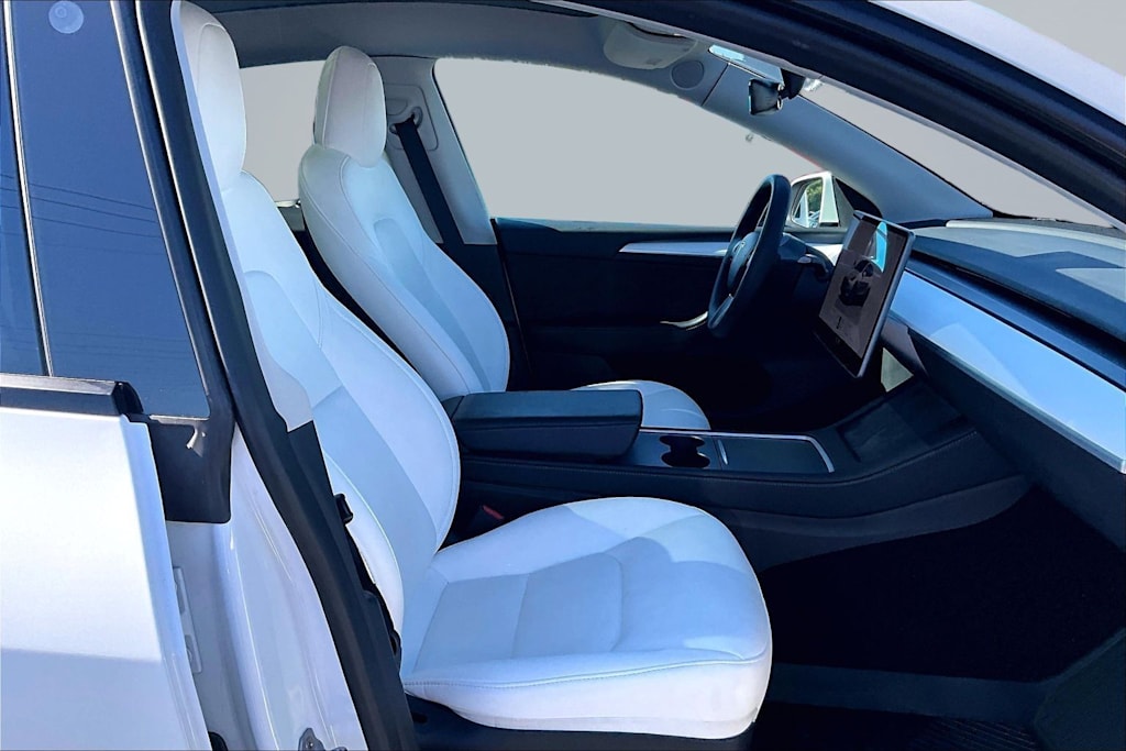 Thumbnail: 2023 Tesla Model Y - 19