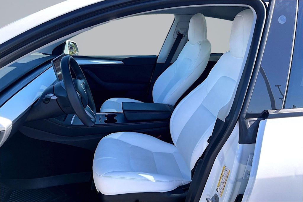 Thumbnail: 2023 Tesla Model Y - 10