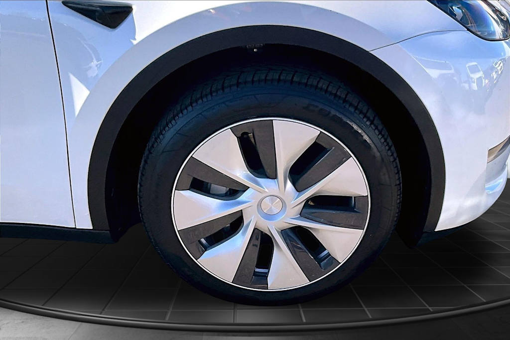 Thumbnail: 2023 Tesla Model Y - 34
