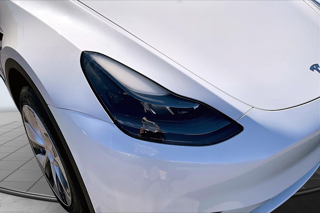Thumbnail: 2023 Tesla Model Y - 31