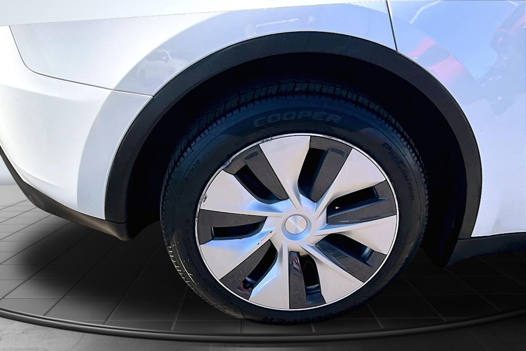 Thumbnail: 2023 Tesla Model Y - 35