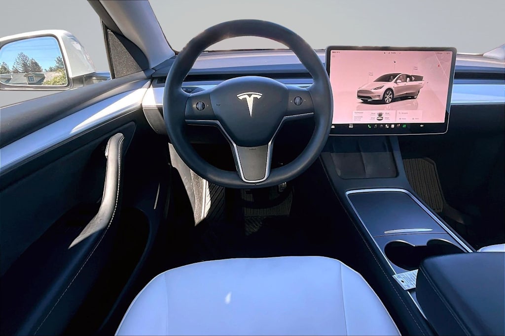 Thumbnail: 2023 Tesla Model Y - 13