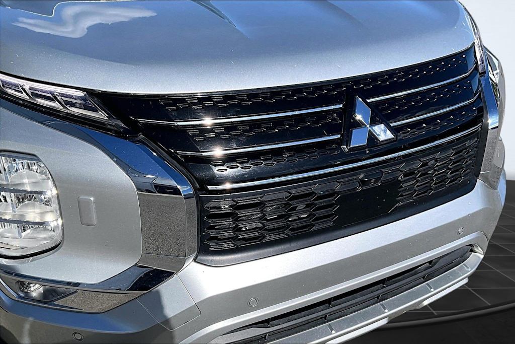 Thumbnail: 2024 Mitsubishi Outlander - 33