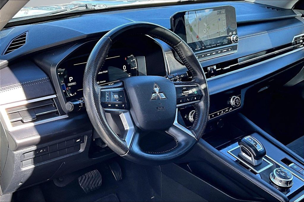 Thumbnail: 2024 Mitsubishi Outlander - 2