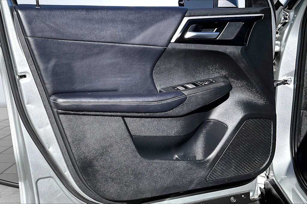 Thumbnail: 2024 Mitsubishi Outlander - 28