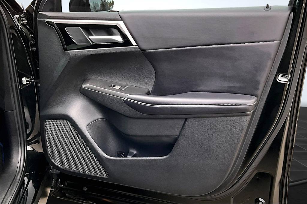 Thumbnail: 2023 Mitsubishi Outlander - 29