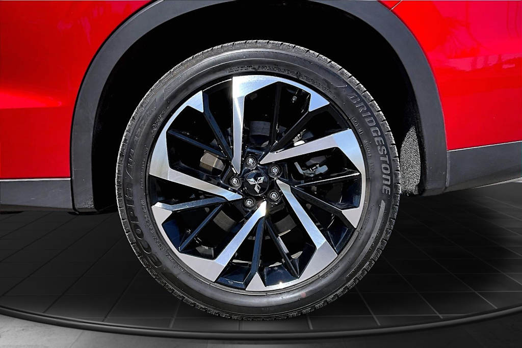 Thumbnail: 2025 Mitsubishi Outlander - 35