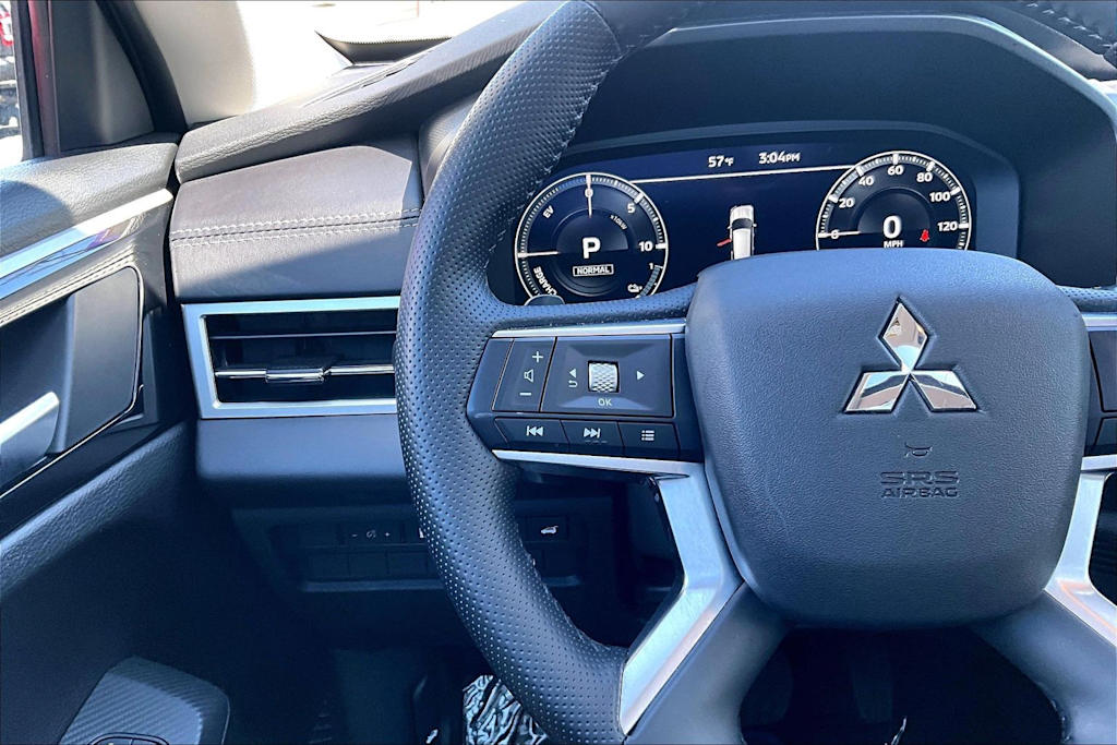 Thumbnail: 2025 Mitsubishi Outlander - 15