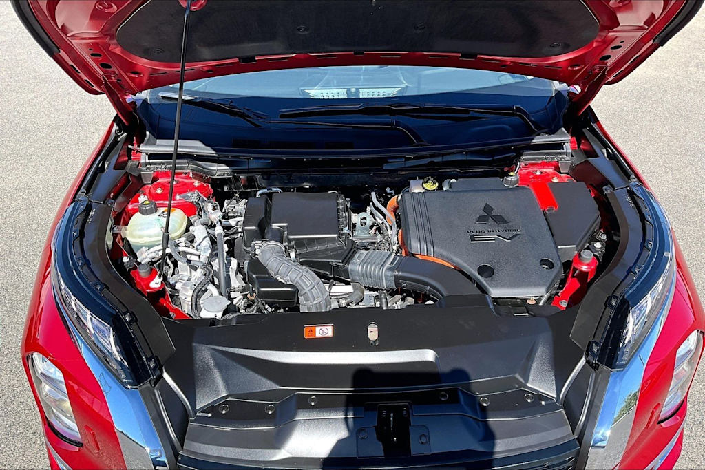 Thumbnail: 2025 Mitsubishi Outlander - 9
