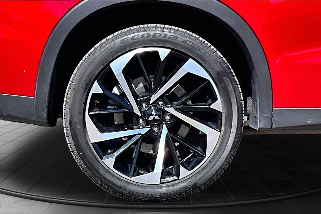 Thumbnail: 2025 Mitsubishi Outlander - 36