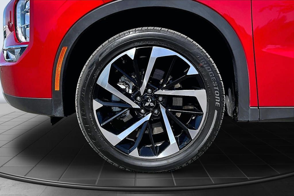 Thumbnail: 2025 Mitsubishi Outlander - 8