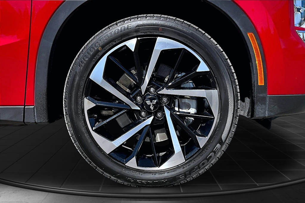 Thumbnail: 2025 Mitsubishi Outlander - 34