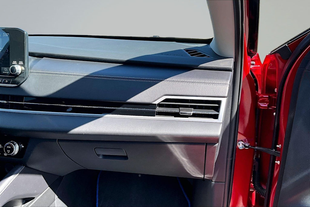 Thumbnail: 2025 Mitsubishi Outlander - 25