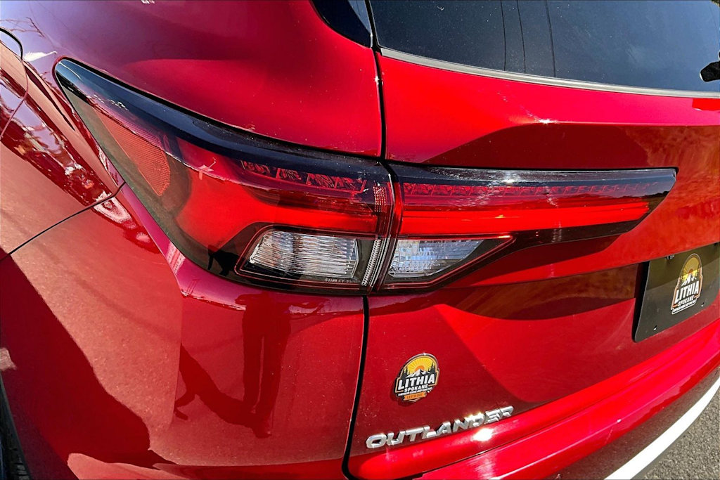 Thumbnail: 2025 Mitsubishi Outlander - 32