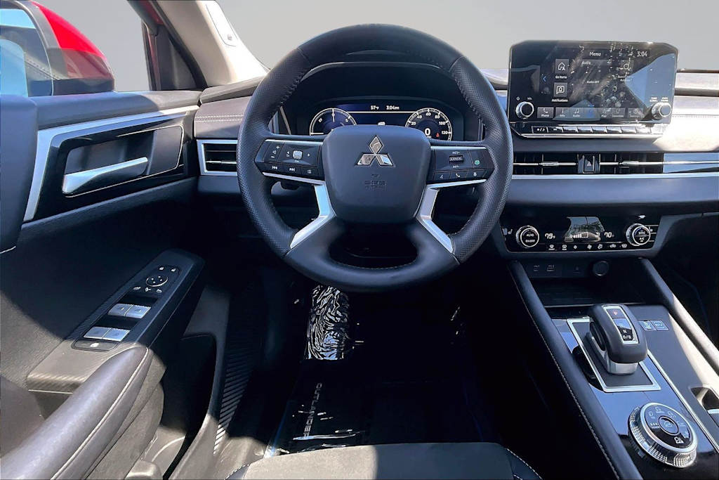 Thumbnail: 2025 Mitsubishi Outlander - 14