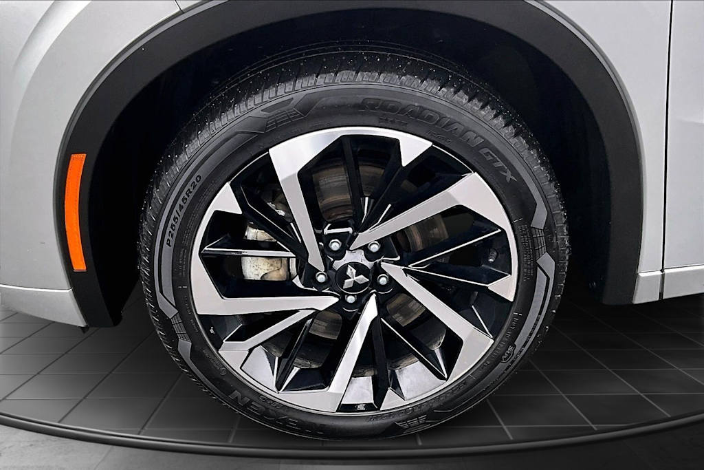 Thumbnail: 2023 Mitsubishi Outlander - 8