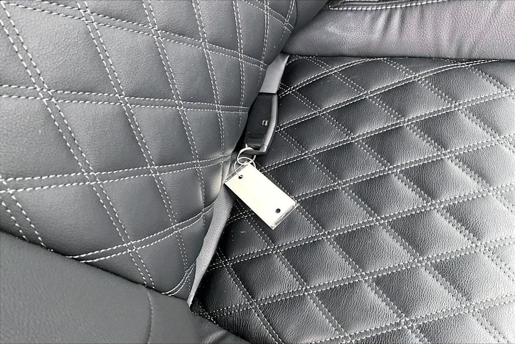 Thumbnail: 2023 Mitsubishi Outlander - 19