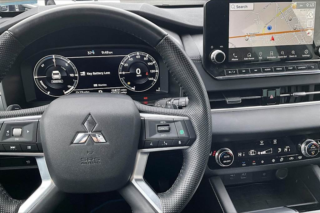 Thumbnail: 2023 Mitsubishi Outlander - 26