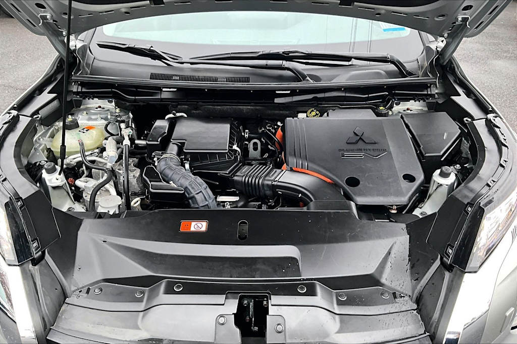 Thumbnail: 2023 Mitsubishi Outlander - 9