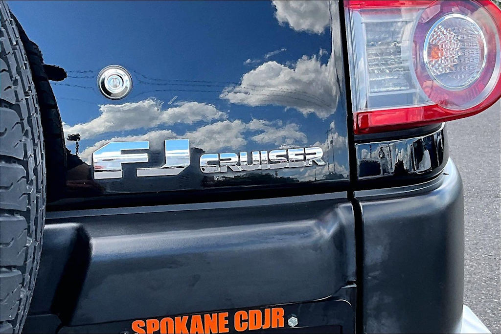 Thumbnail: 2014 Toyota FJ Cruiser - 19