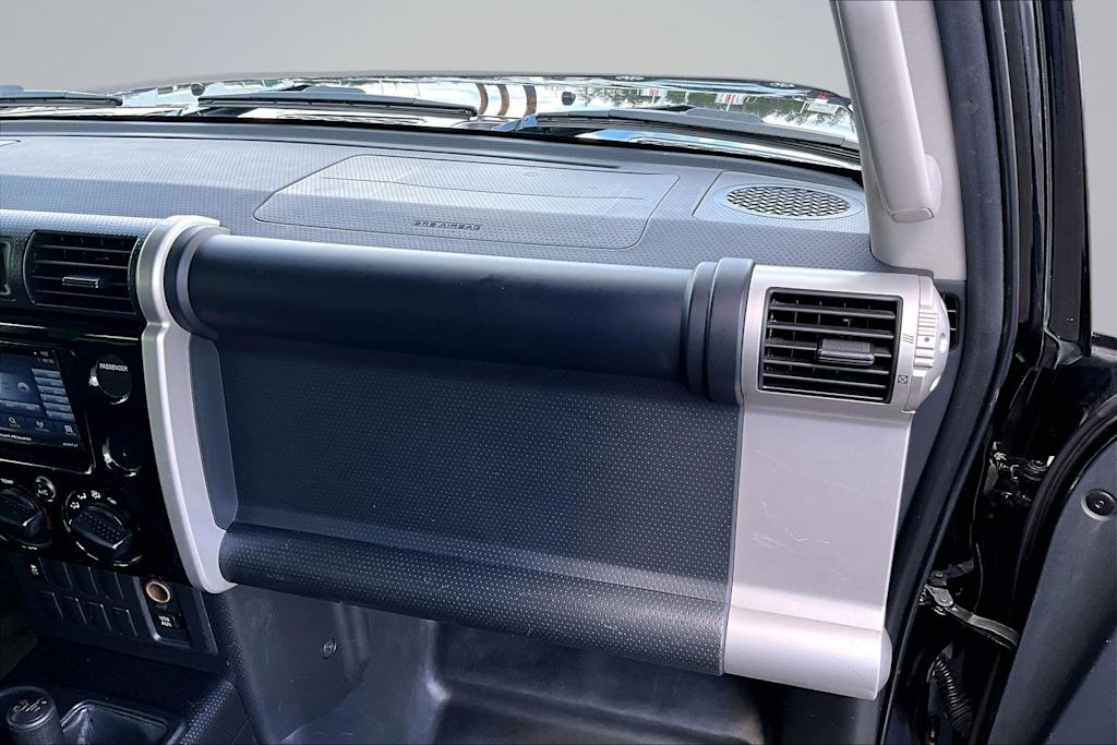 Thumbnail: 2014 Toyota FJ Cruiser - 24