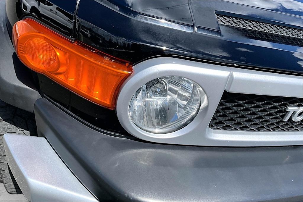 Thumbnail: 2014 Toyota FJ Cruiser - 30