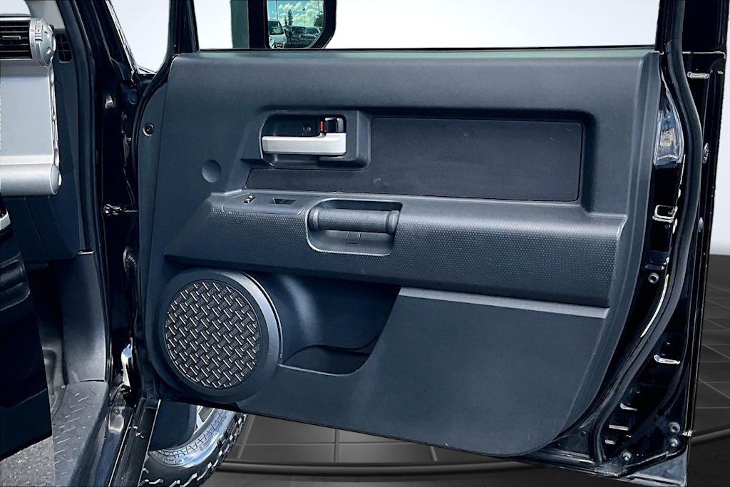 Thumbnail: 2014 Toyota FJ Cruiser - 28