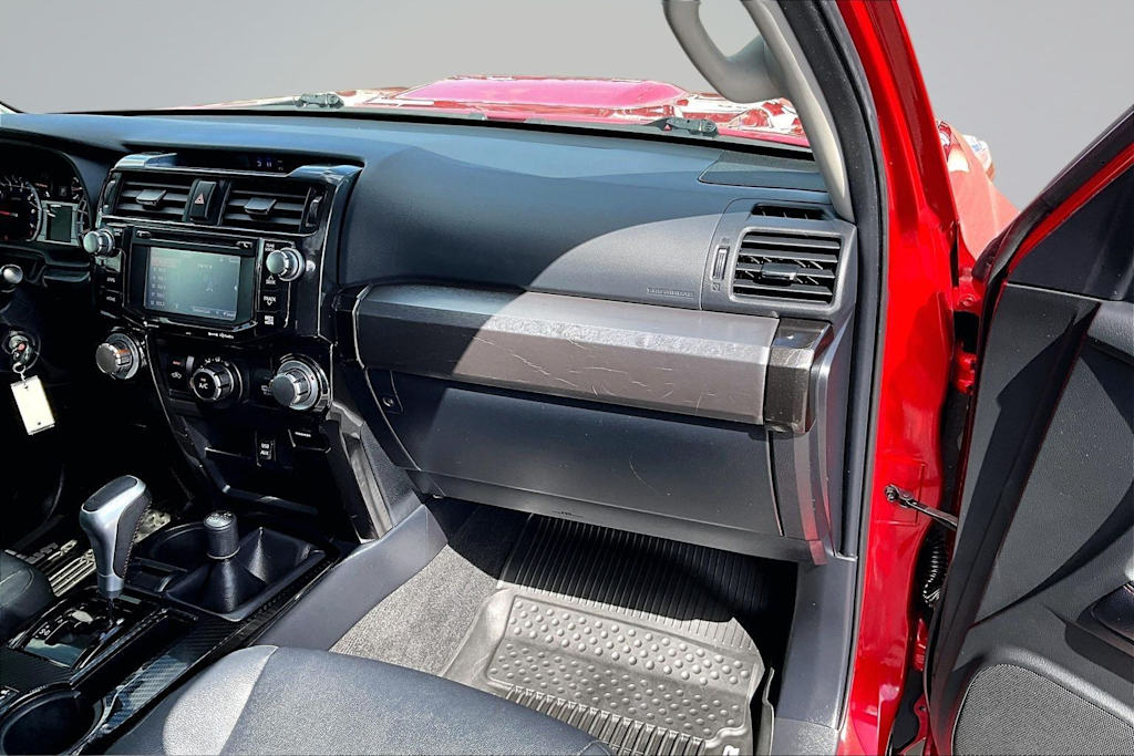 Thumbnail: 2019 Toyota 4Runner - 15