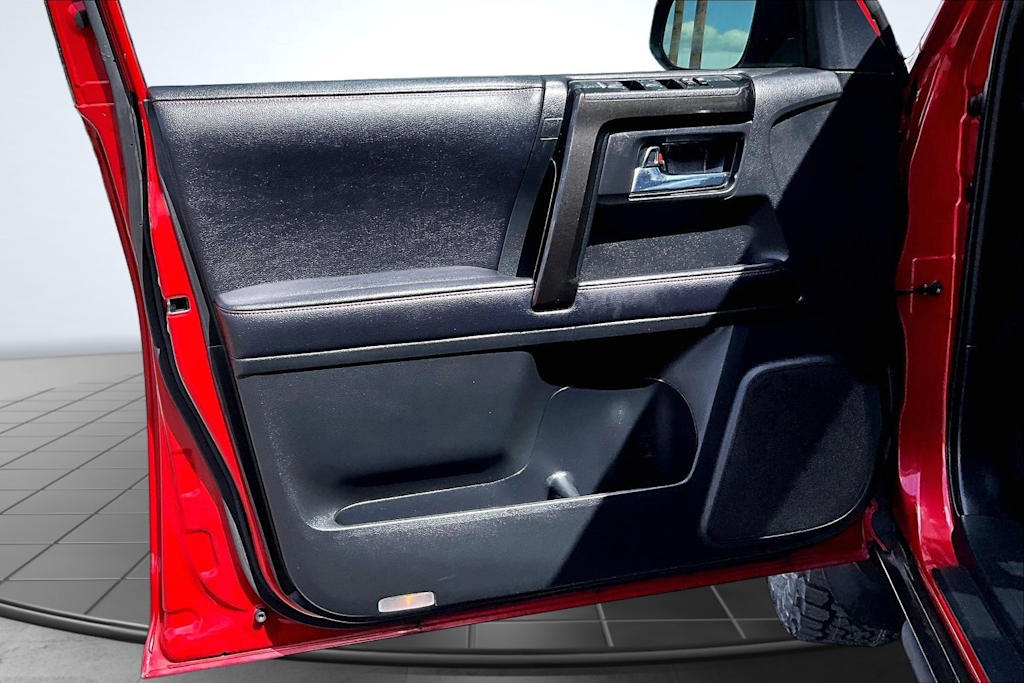 Thumbnail: 2019 Toyota 4Runner - 28