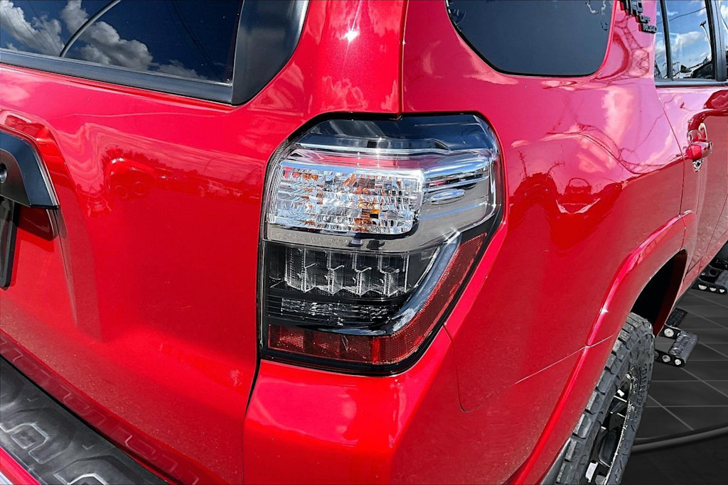 Thumbnail: 2019 Toyota 4Runner - 32