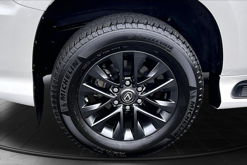 Thumbnail: 2022 Lexus GX - 35