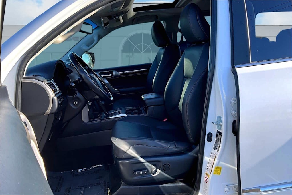 Thumbnail: 2019 Lexus GX - 11