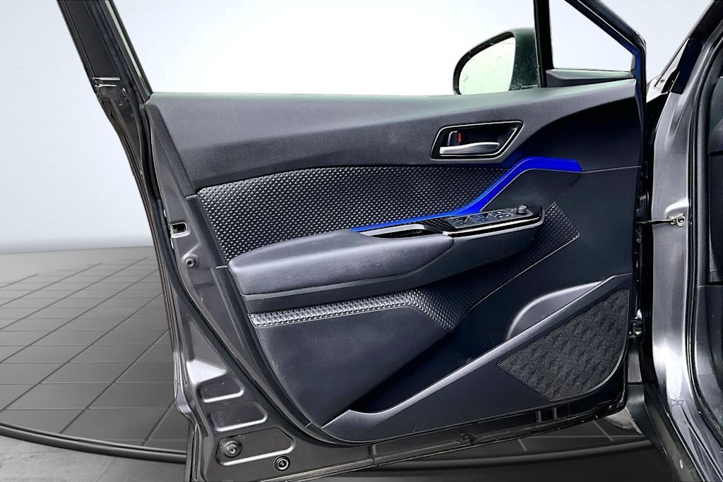 Thumbnail: 2022 Toyota C-HR - 28