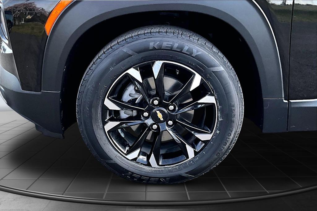 Thumbnail: 2023 Chevrolet TrailBlazer - 8