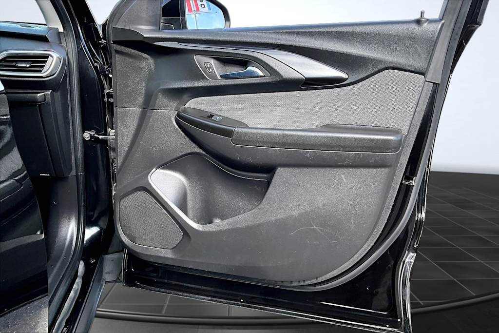 Thumbnail: 2023 Chevrolet TrailBlazer - 29