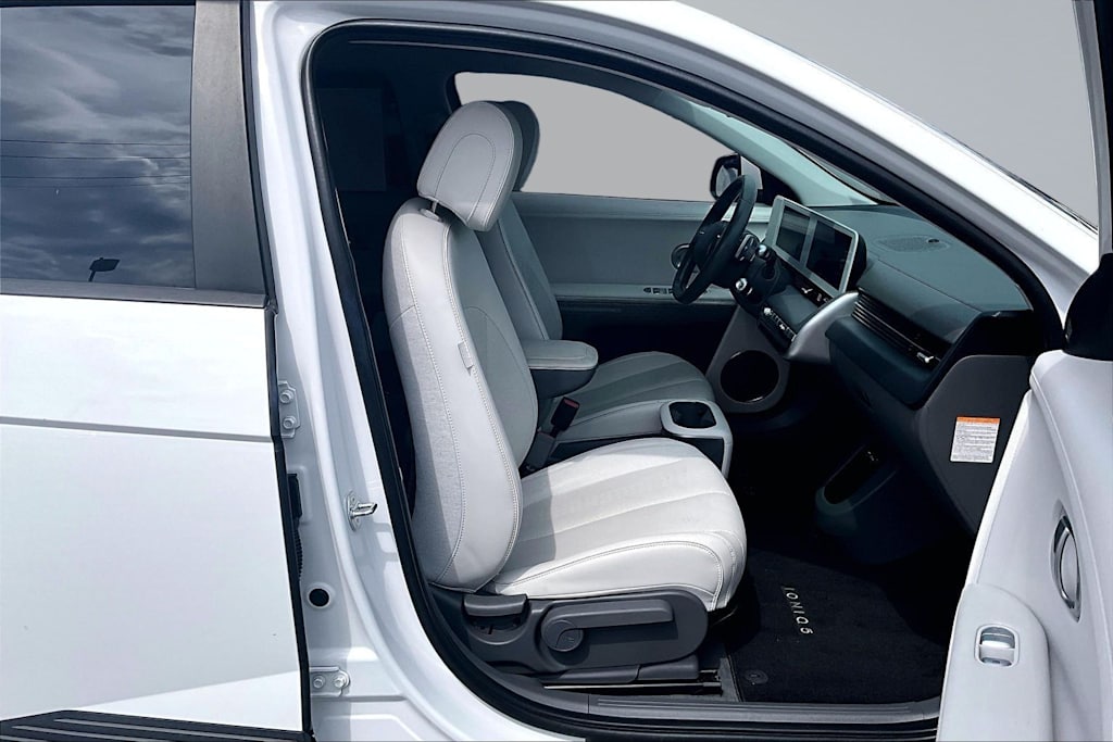 Thumbnail: 2023 Hyundai Ioniq 5 - 12