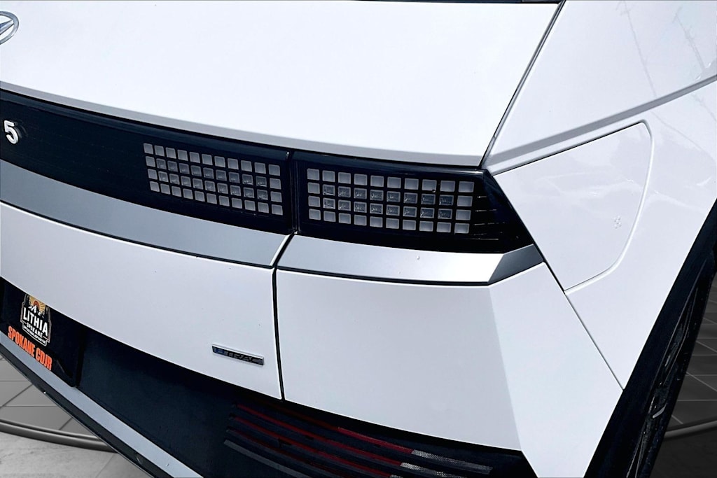 Thumbnail: 2023 Hyundai Ioniq 5 - 32