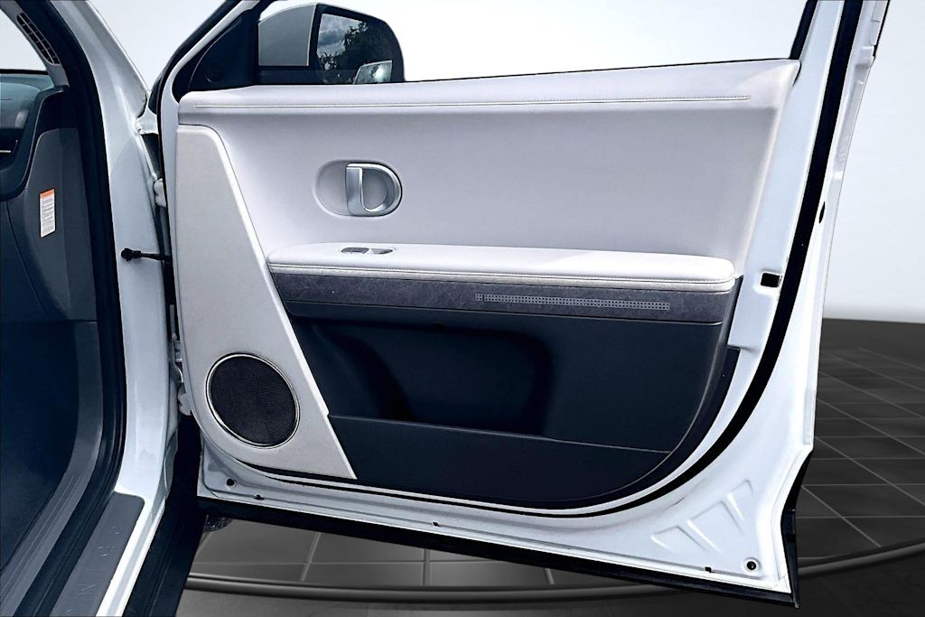 Thumbnail: 2023 Hyundai Ioniq 5 - 29