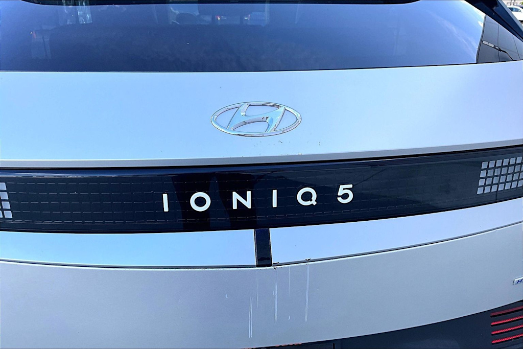 Thumbnail: 2023 Hyundai Ioniq 5 - 7