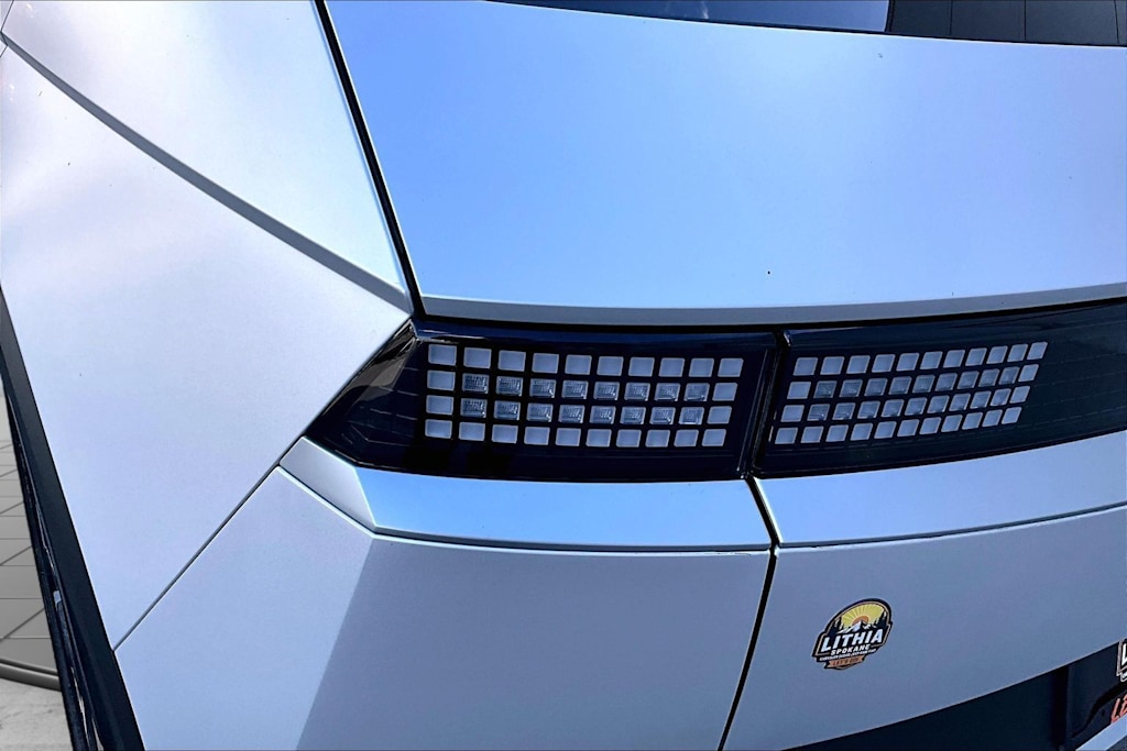 Thumbnail: 2023 Hyundai Ioniq 5 - 32