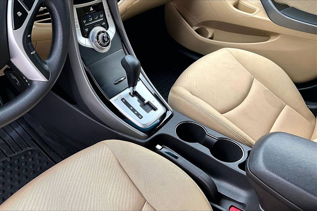 Thumbnail: 2012 Hyundai Elantra - 17