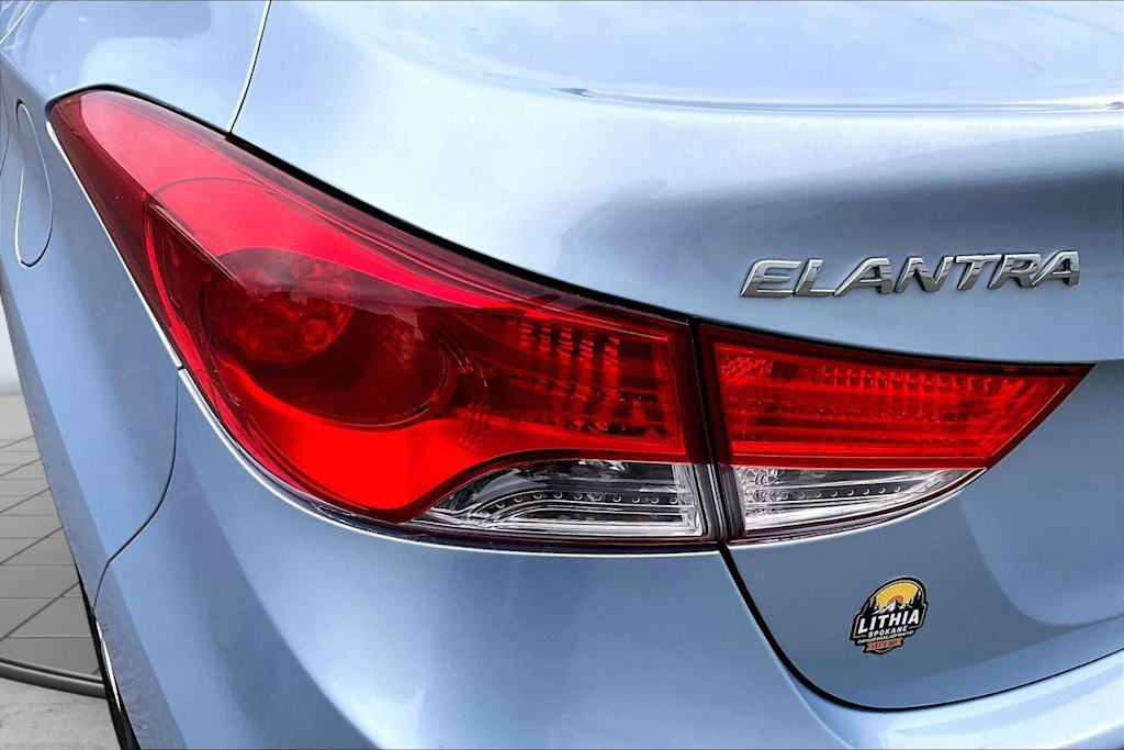 Thumbnail: 2012 Hyundai Elantra - 32