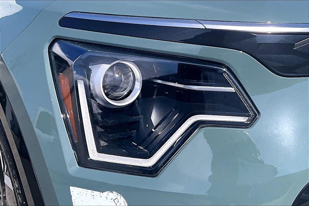Thumbnail: 2023 Kia Niro - 31