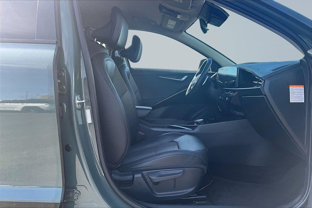 Thumbnail: 2023 Kia Niro - 12