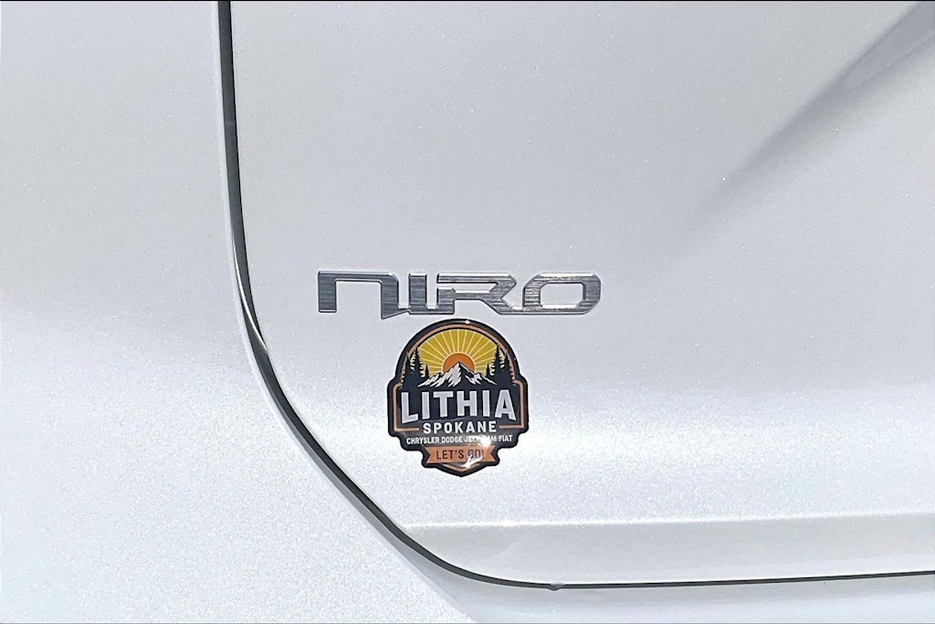 Thumbnail: 2024 Kia Niro - 7