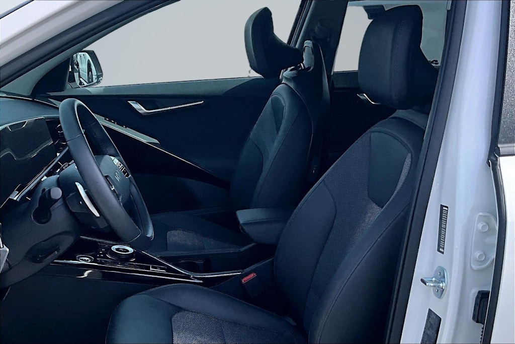 Thumbnail: 2024 Kia Niro - 11