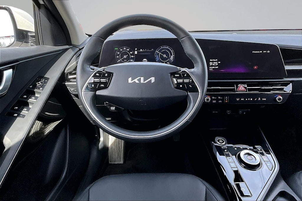 Thumbnail: 2024 Kia Niro - 14