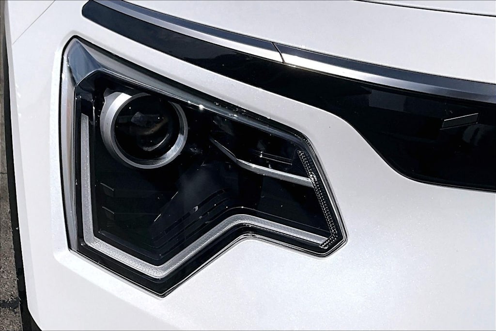 Thumbnail: 2024 Kia Niro - 31